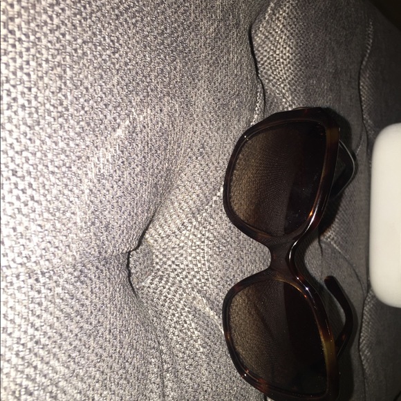 Authentic Chloe' sunglasses - Picture 3 of 4